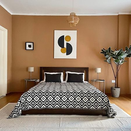 Comfy And Spacious Two Bedroom Apartment With Balcony Athens Exterior photo