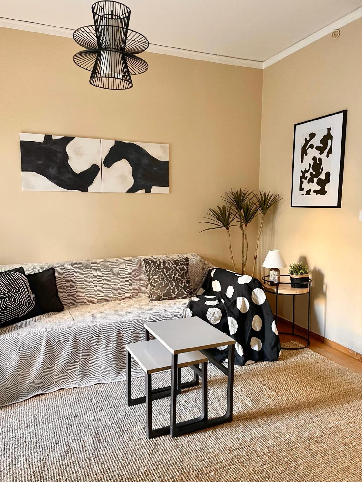 Comfy And Spacious Two Bedroom Apartment With Balcony Athens Exterior photo
