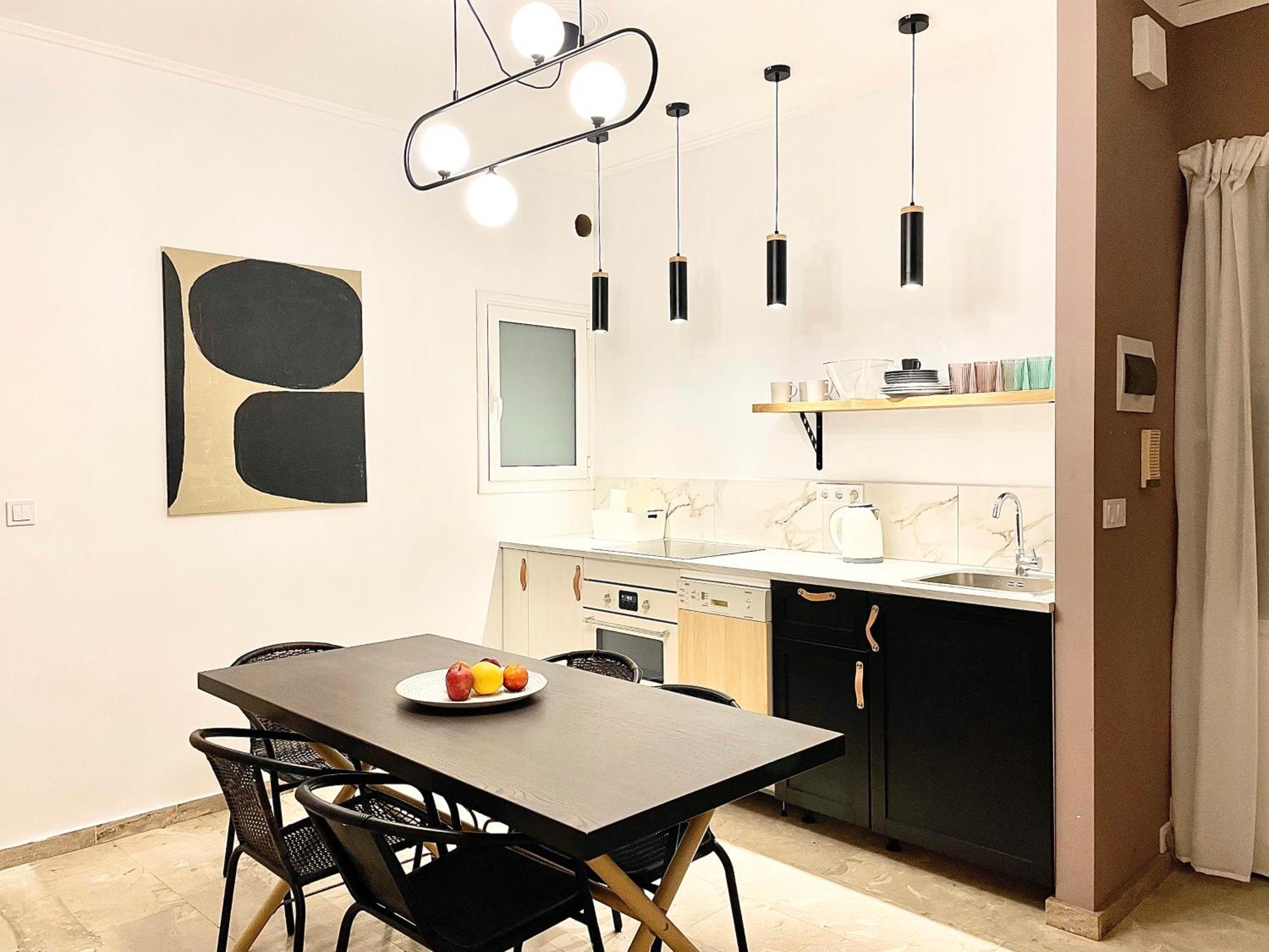 Comfy And Spacious Two Bedroom Apartment With Balcony Athens Exterior photo